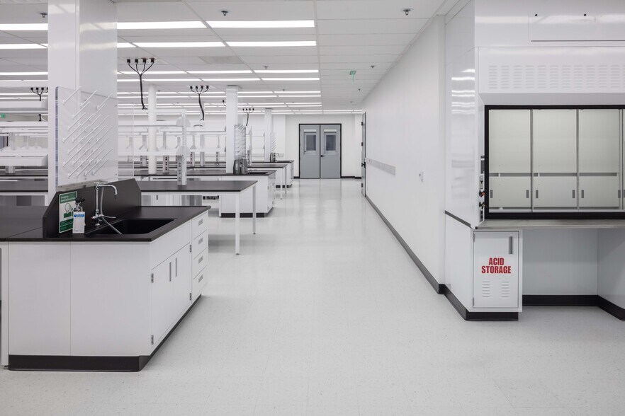 More Photos Of 6138-6150 Nancy Ridge Dr, San Diego Research And Development For Lease