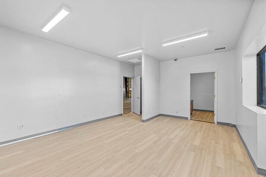 More Photos Of 5280 E Gibson Ave, Flagstaff Warehouse For Lease