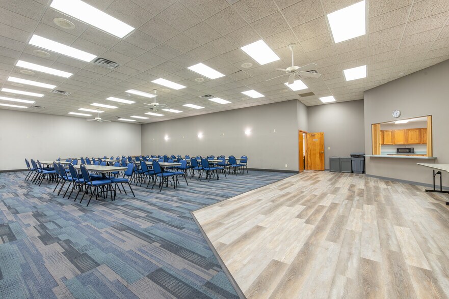 More Photos Of 210 W Spring St, Freeport Office For Sale