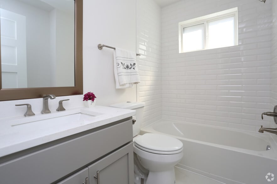 More Photos Of 5005 San Jacinto St, Dallas Apartments For Sale