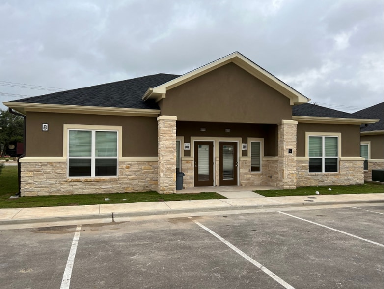 More Photos Of 1640 Highland Falls Dr, Leander Office For Lease
