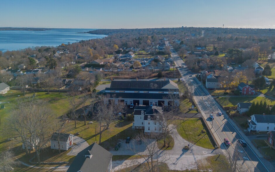 More Photos Of 2951 E Main Rd, Portsmouth Apartments For Sale