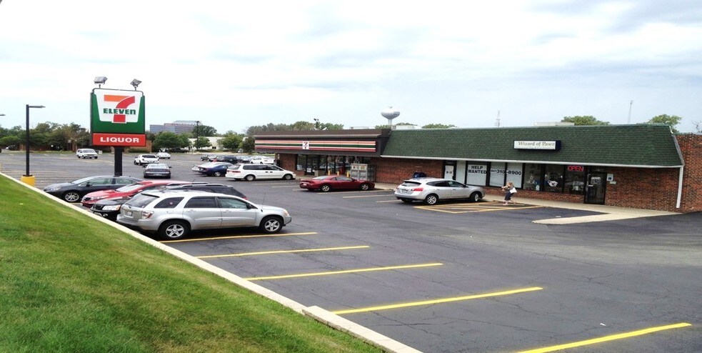 More Photos Of 2306-2332 Hassell Rd, Hoffman Estates Storefront For Sale