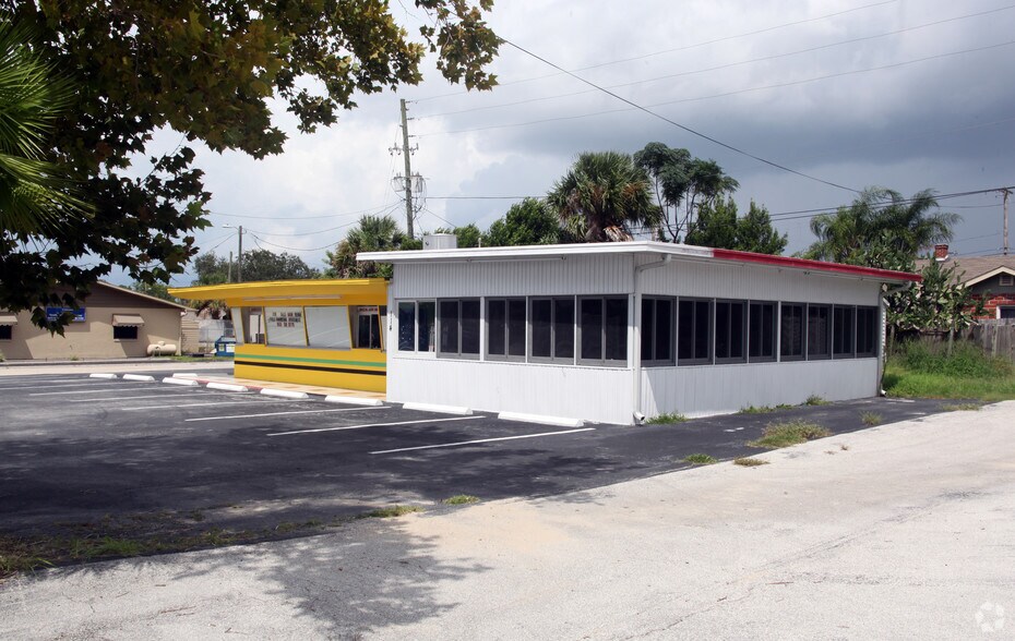 More Photos Of 114 Central Ave, Lake Wales Freestanding For Sale