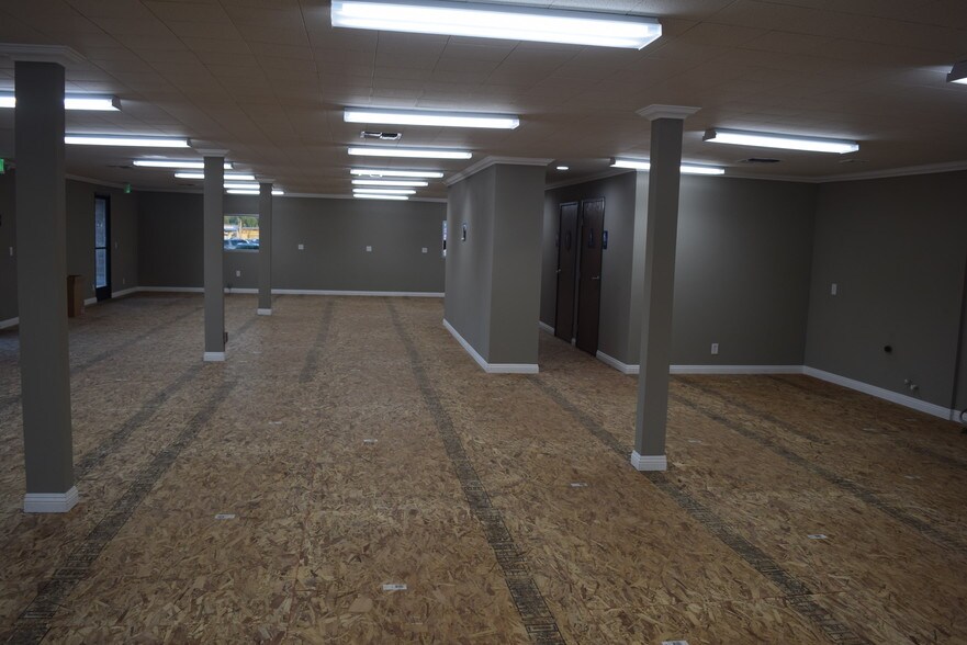 More Photos Of 2810-2856 Hamner Ave, Norco Unknown For Lease