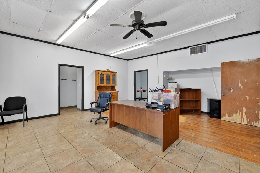 More Photos Of 1526 US Highway 441, Leesburg Auto Dealership For Sale