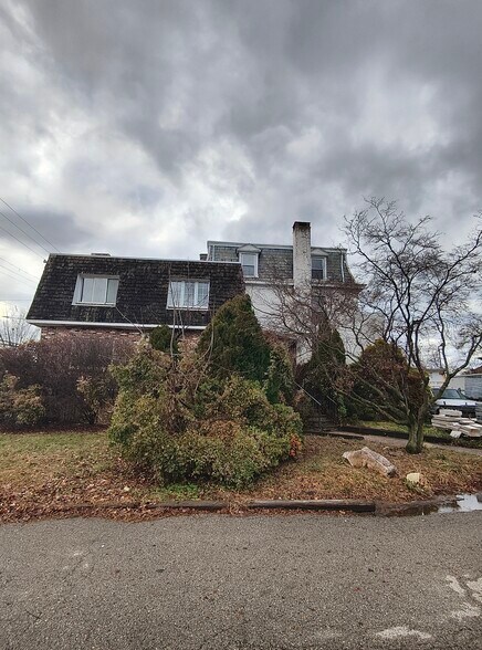 More Photos Of 615 Macdade Blvd, Collingdale Industrial For Sale