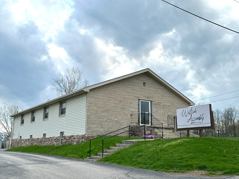Primary Photo Of 1409 W Kirkwood Ave, Bloomington General Retail For Lease
