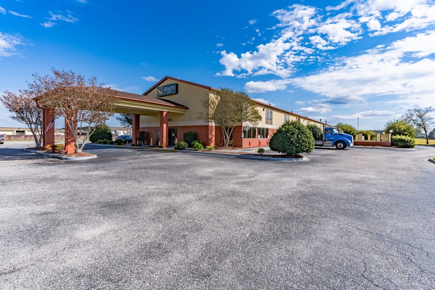 Primary Photo Of 2693 US-76 Hwy, Marion Hotel For Sale