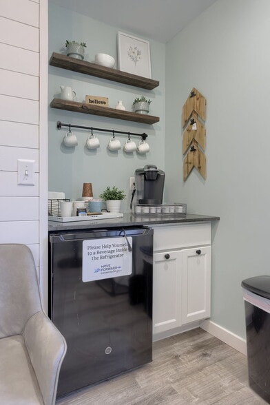More Photos Of 825 Eden Rd, Lancaster Medical For Sale