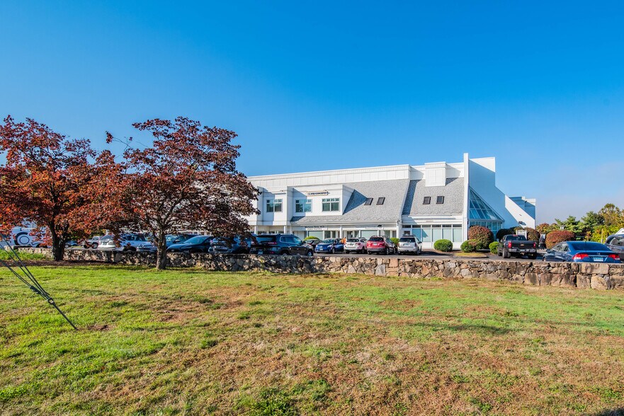 More Photos Of 77 Main St N, Southbury Storefront Retail Office For Sale