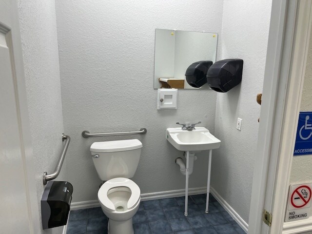 More Photos Of 3106 S W S Young Dr, Killeen Medical For Lease