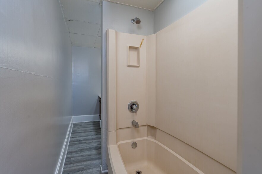 More Photos Of 138 N Main St, Janesville Storefront Retail Residential For Sale