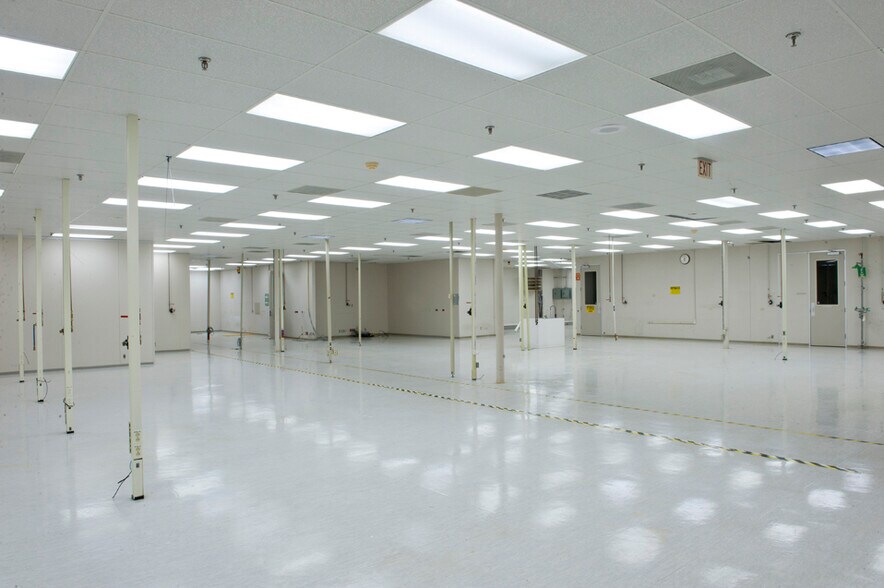 More Photos Of 4005 Technology Dr, Angleton Office For Lease