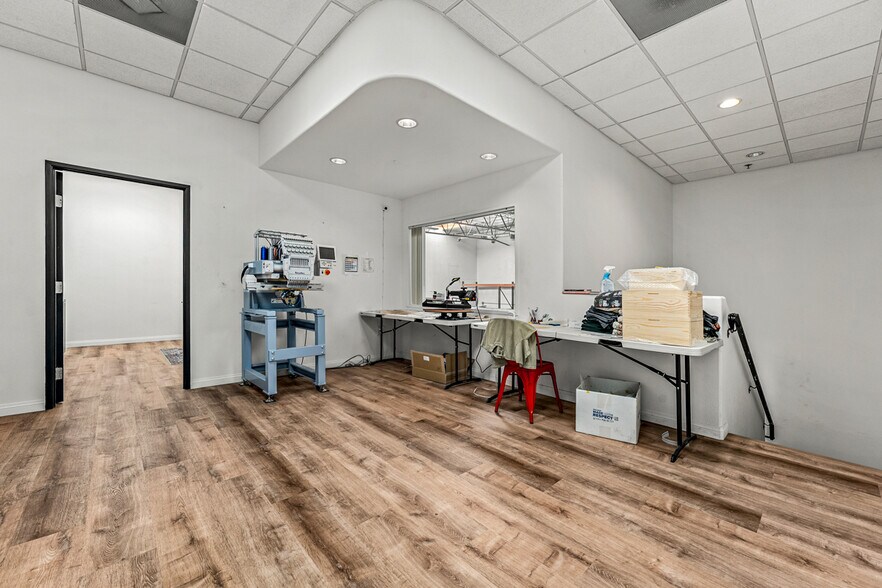 More Photos Of 2575 Fortune Way, Vista Warehouse For Lease