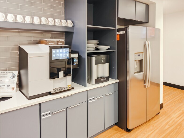 More Photos Of 2300 Main St, Kansas City Coworking Space