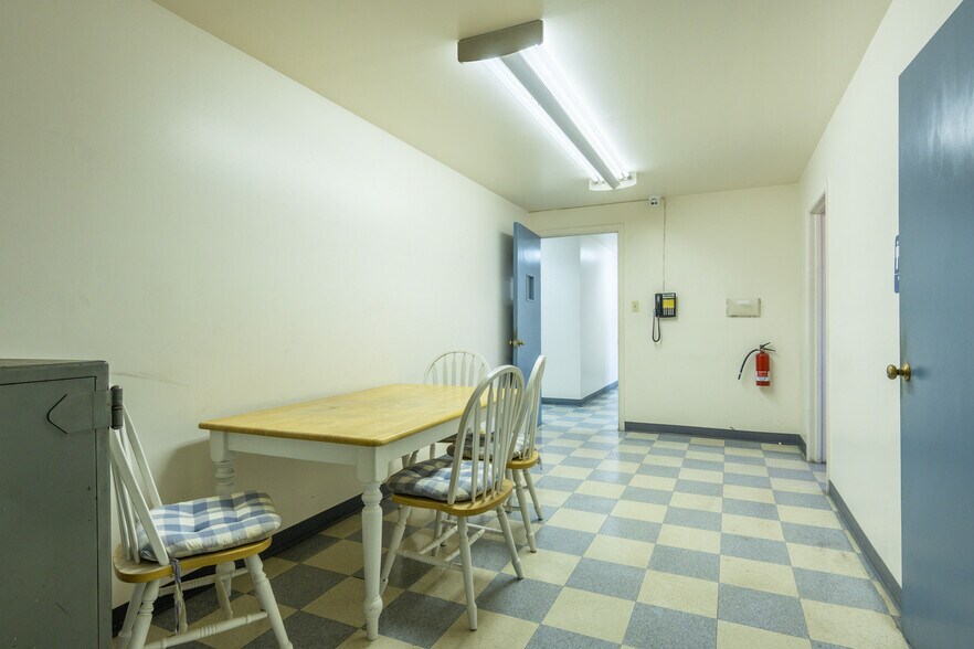 More Photos Of 320 Victory Ave, South San Francisco Warehouse For Lease