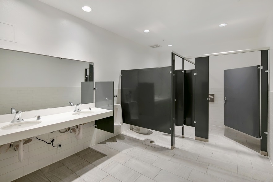 More Photos Of 2920 Inland Empire Blvd, Ontario Medical For Lease