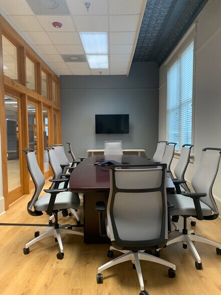 More Photos Of 35 Barnard St, Savannah Office For Lease