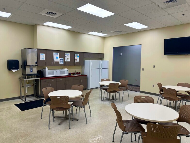 More Photos Of 240 Technology Dr, Idaho Falls Flex For Sale