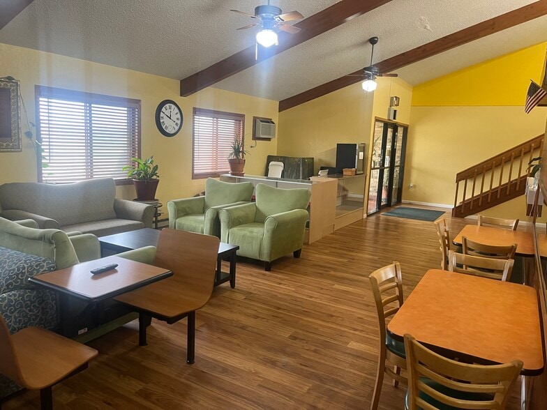 More Photos Of 1700 2nd Ave NW, Stewartville Hotel For Sale