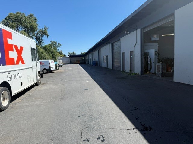 More Photos Of 4865 Pasadena Ave, Sacramento Flex For Lease