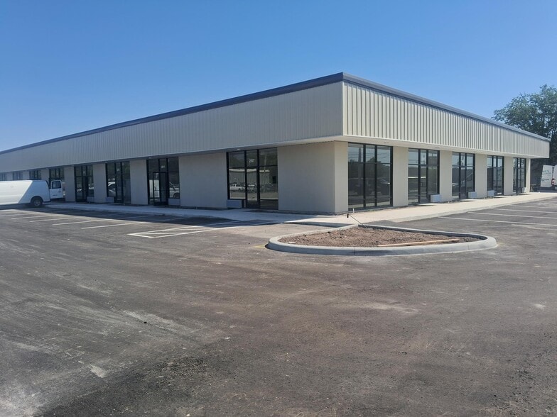 More Photos Of 2501 Old Dixie Hwy, Kissimmee Flex For Lease