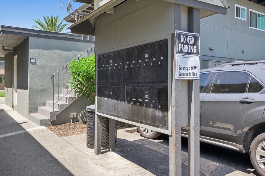More Photos Of 550 Berry Ave, Hayward Apartments For Sale