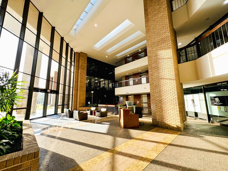 More Photos Of 4550 Post Oak Place Dr, Houston Office For Sale