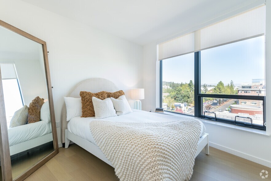 More Photos Of 1380 N California Blvd, Walnut Creek Apartments For Lease