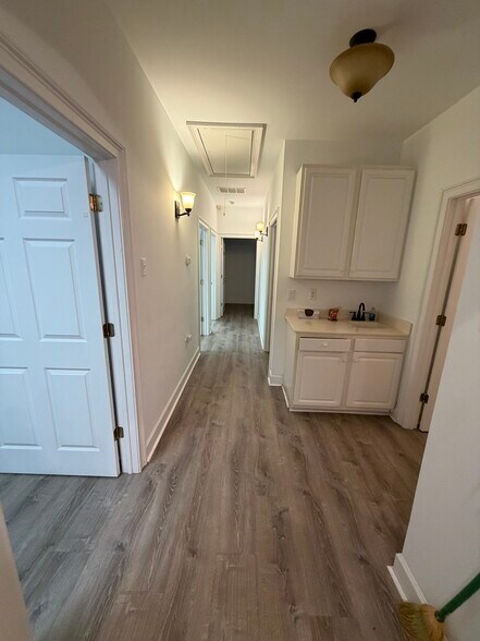 More Photos Of 1005 Weatherstone Pky, Woodstock Office For Lease