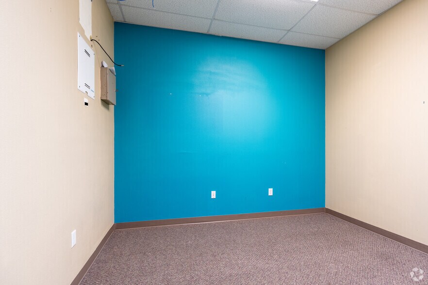 More Photos Of 1498 E Main St, Cottage Grove Storefront For Sale