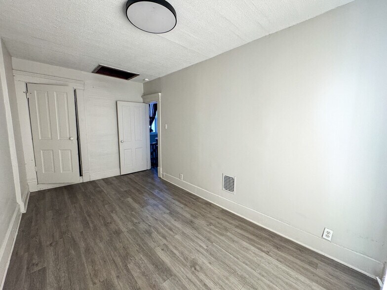 More Photos Of 1220-1222 Parsons Ave, Columbus Storefront Retail Residential For Sale