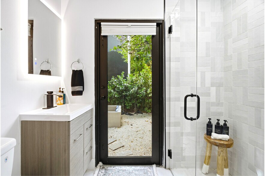 More Photos Of 8270-8280 NE 1st Pl, Miami Apartments For Lease