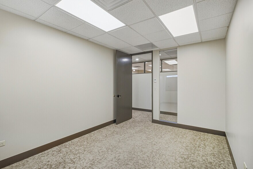 More Photos Of 5801 Logan St, Denver Research And Development For Lease