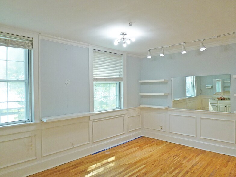 More Photos Of 117 Cheapside, Lexington Office For Lease