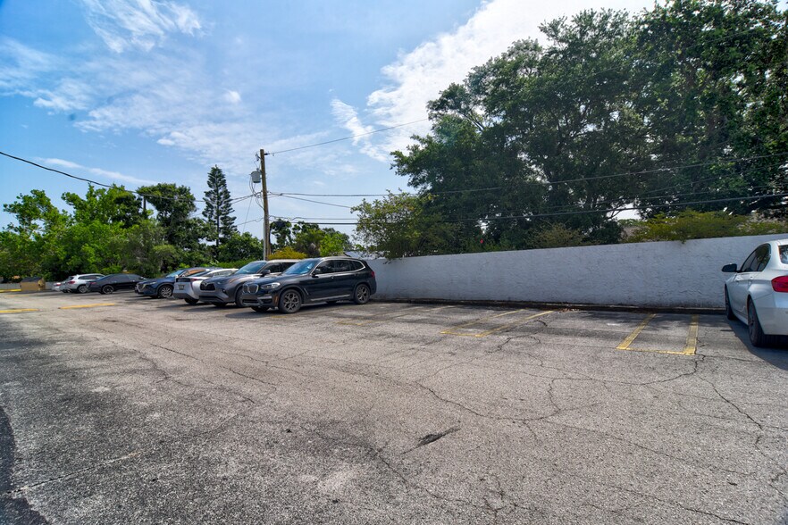 More Photos Of 3275 66th St N, Saint Petersburg Medical For Sale
