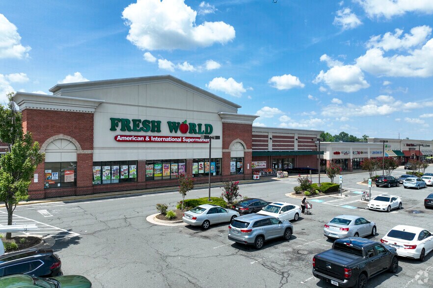 More Photos Of 9536 Liberia Ave, Manassas Supermarket For Lease