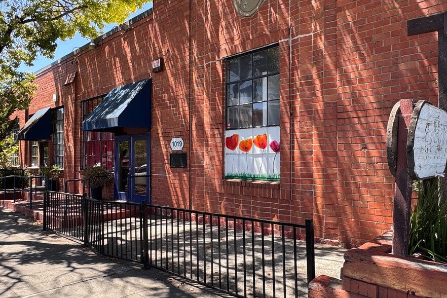 More Photos Of 1329 9th St, Berkeley Storefront Retail Office For Lease