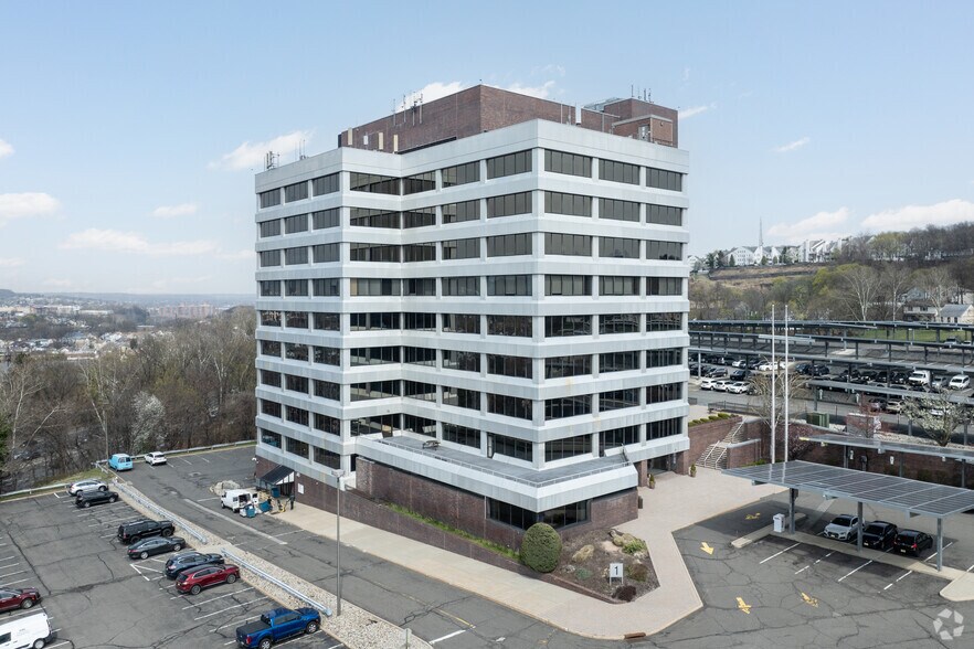 More Photos Of 1 Garret Mountain Plz, Woodland Park Office For Lease