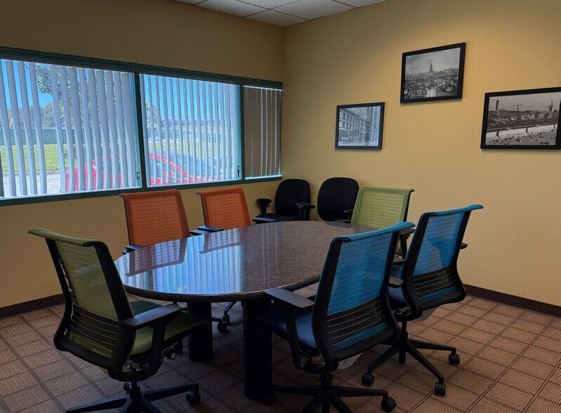 More Photos Of 1435-1475 Huntington Ave, South San Francisco Showroom For Sale