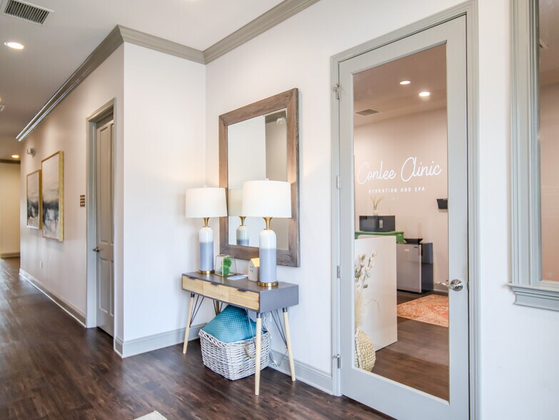 More Photos Of 404 Enterprise Dr, Oxford Medical For Sale