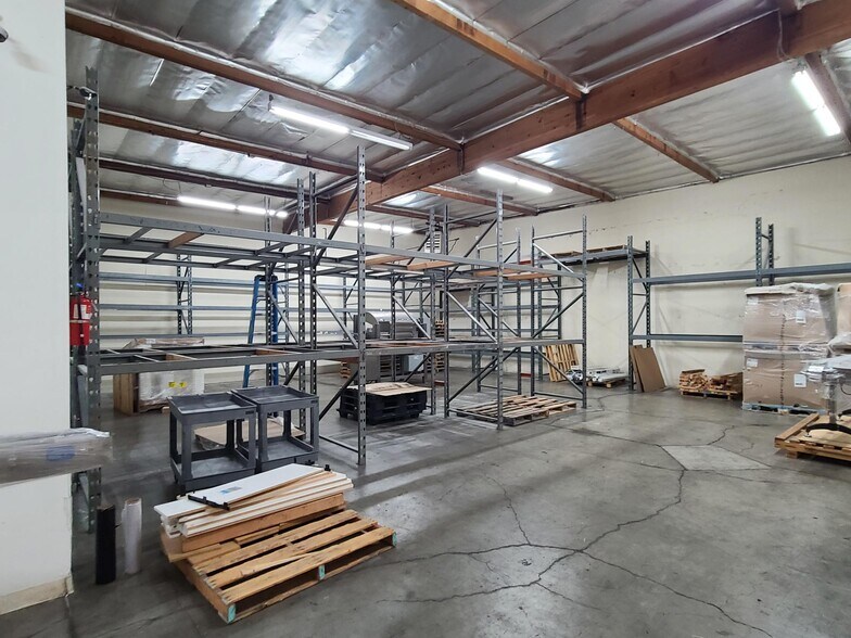 More Photos Of 19521 Business Center Dr, Northridge Warehouse For Lease