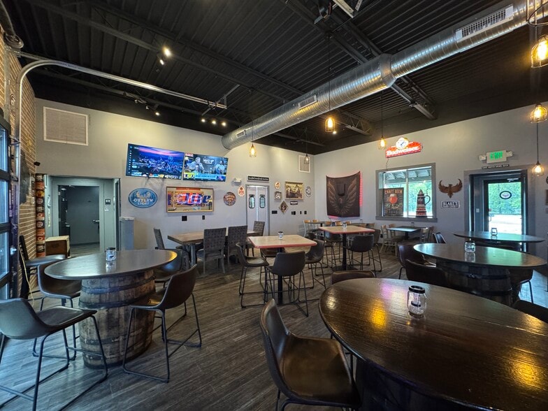 More Photos Of 4040 State Road 46 E, Nashville Restaurant For Sale