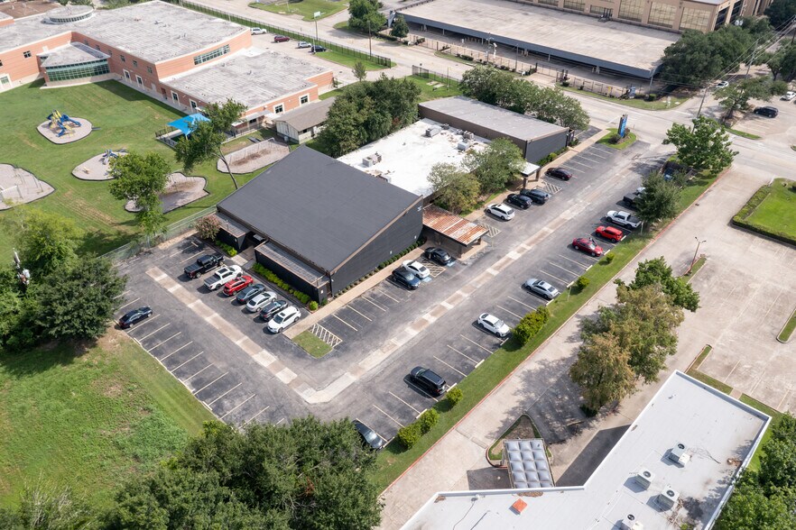 More Photos Of 17215 Red Oak Dr, Houston Medical For Sale