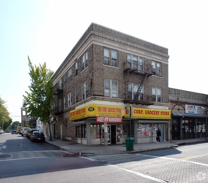 More Photos Of 98 Vreeland St, Staten Island Storefront Retail Residential For Lease