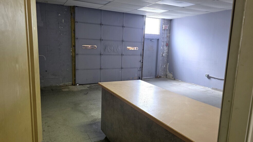 More Photos Of 122 Spring St, Southington Warehouse For Sale