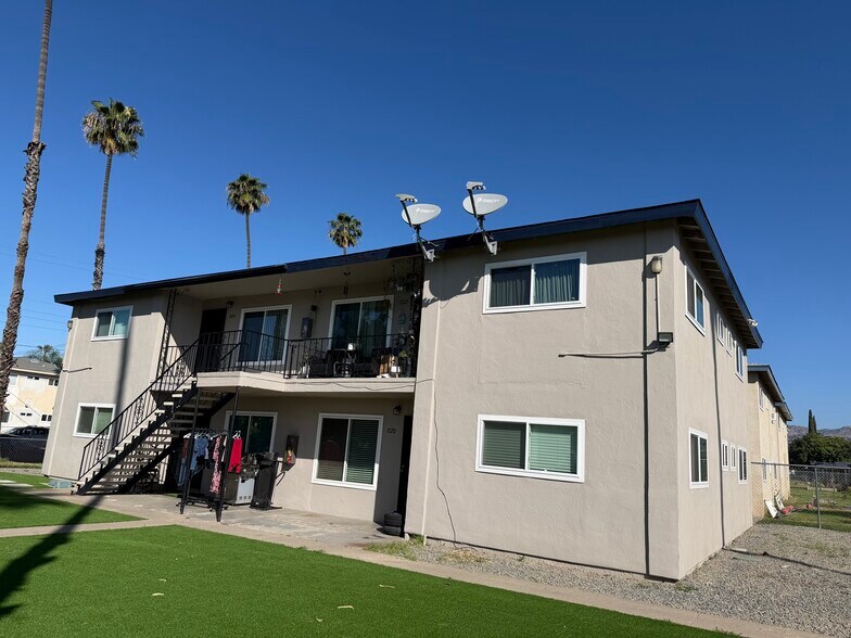More Photos Of 1718 Crofton Ln, Escondido Apartments For Sale