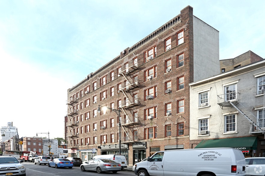 More Photos Of 77 Greenwich Ave, New York Apartments For Lease