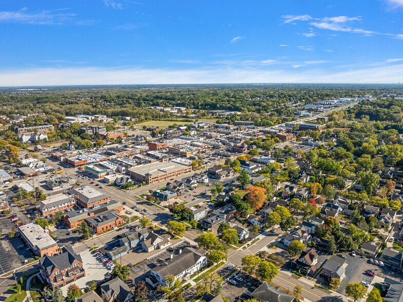 More Photos Of 311 W University Dr, Rochester Freestanding For Lease